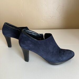 Aquatalia for Russell and Bromley Dee Dry Boots Side Zip Suede Blue Sz 7 M.